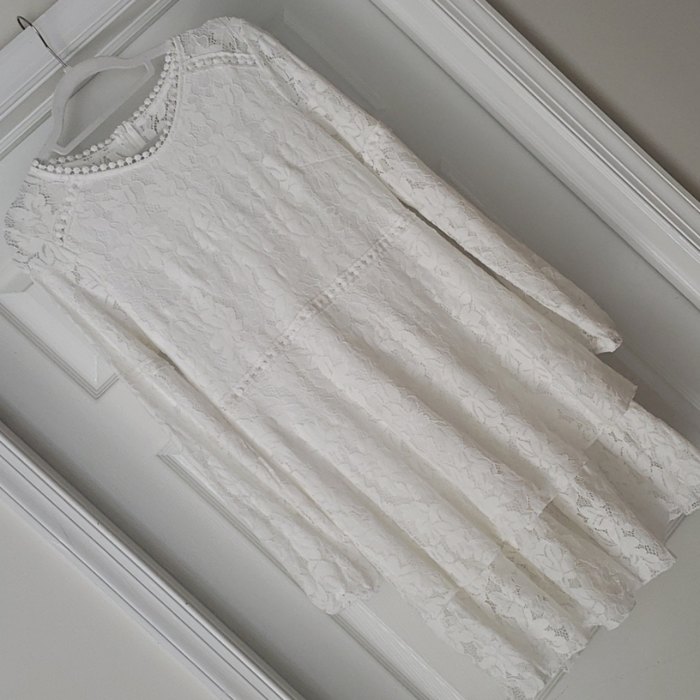 White lace dress